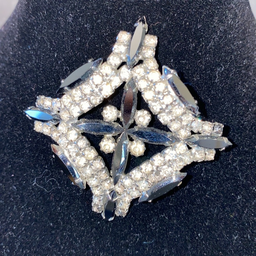 Vintage D&E Juliana Brooch & Pin Rhinestones & Gray Black Marquise Cut Hematite